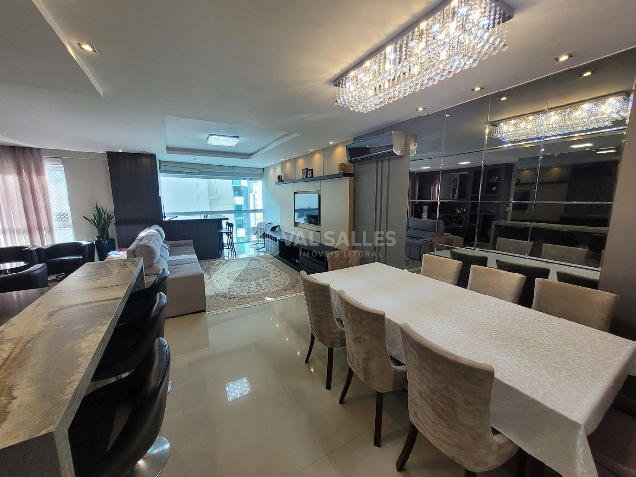 Residência de Alto Padrão em Localização Privilegiada - foto 1